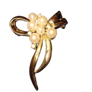Vintage Gold Tone Faux Pearls Bow Brooch